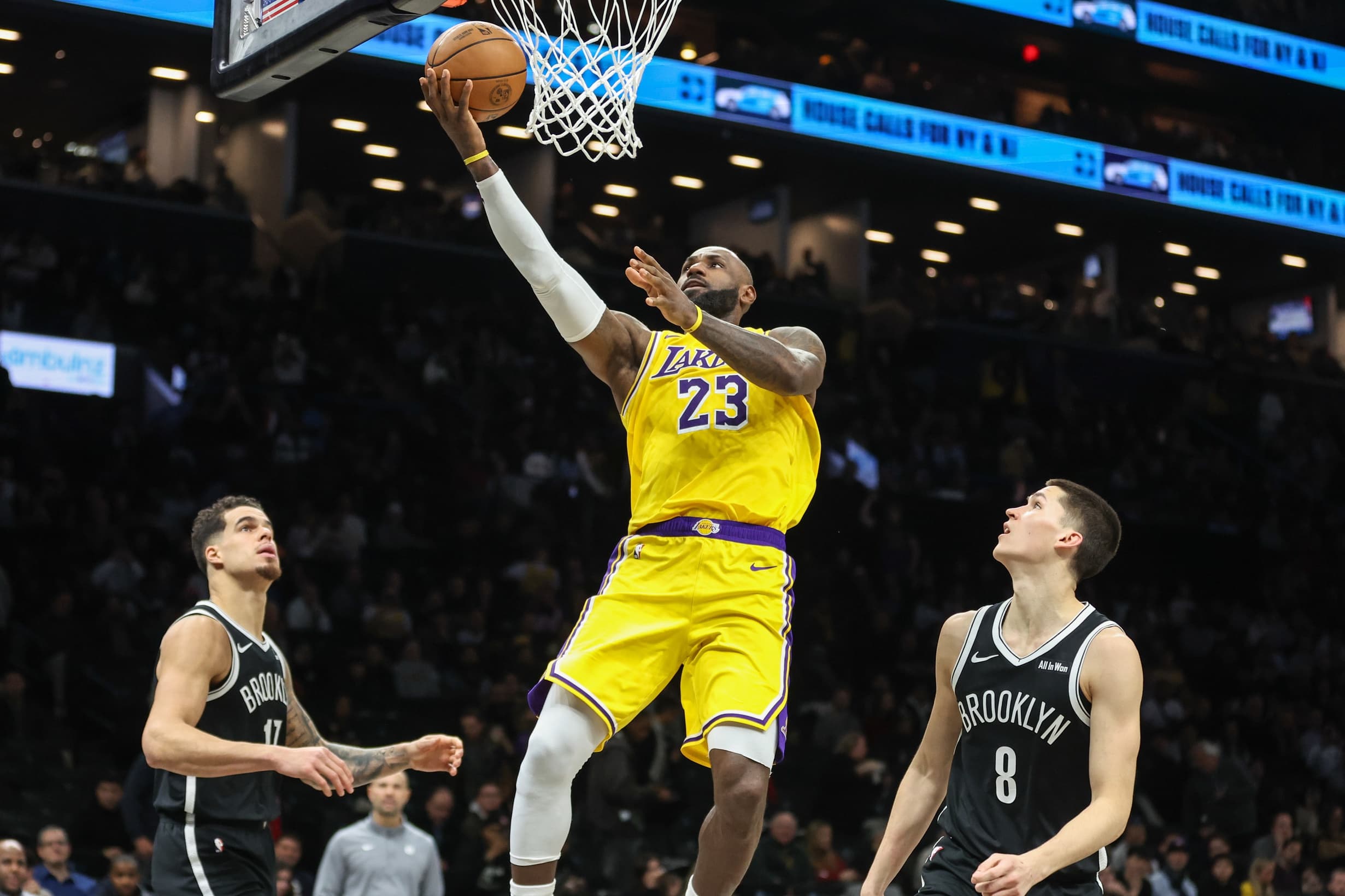 LeBron James and Luka Doncic Lead Lakers to Commanding 125-109 Victory Over Nets
