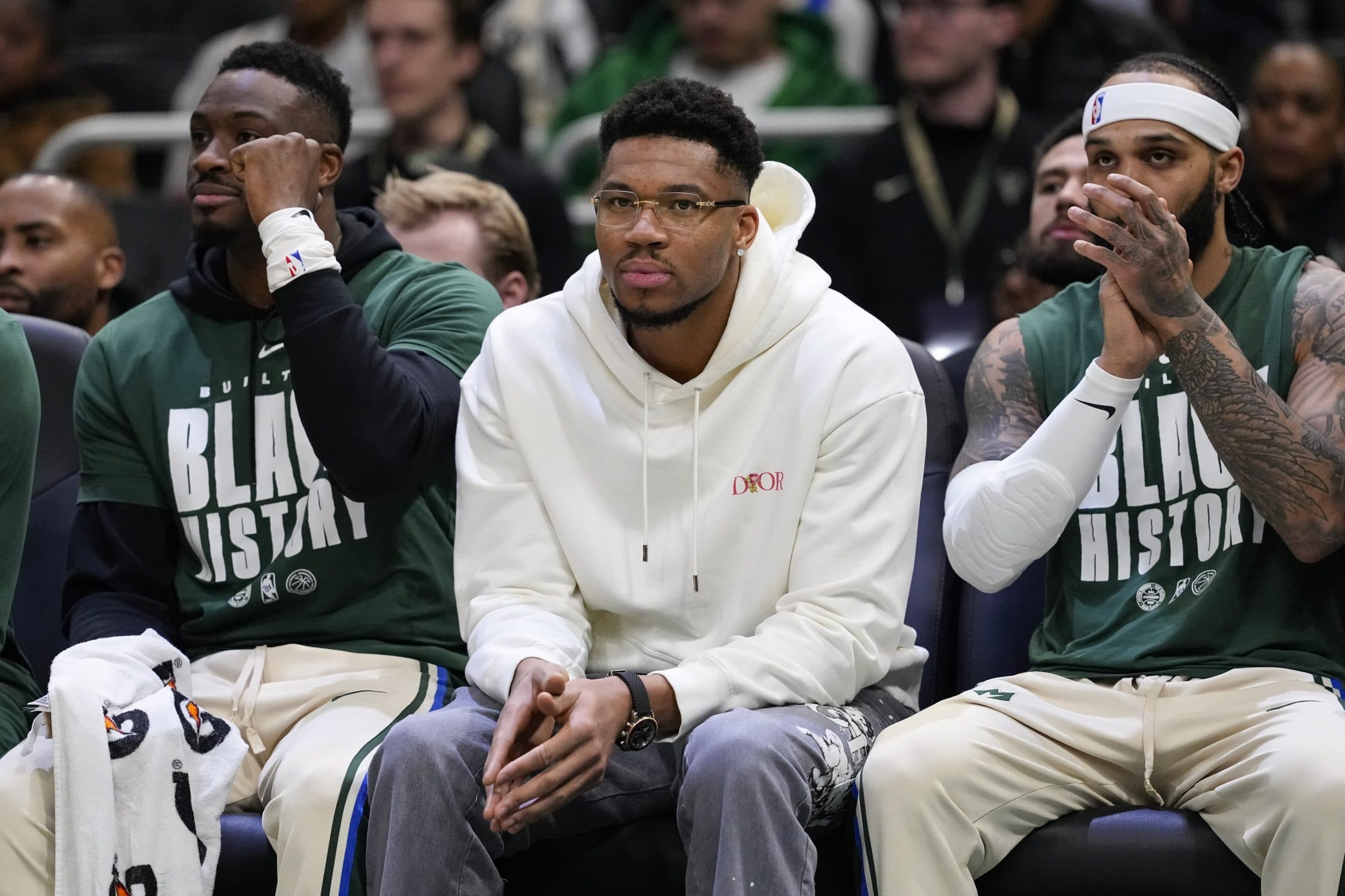 NBA Trade Deadline: Giannis Antetokounmpo Stays in Milwaukee
