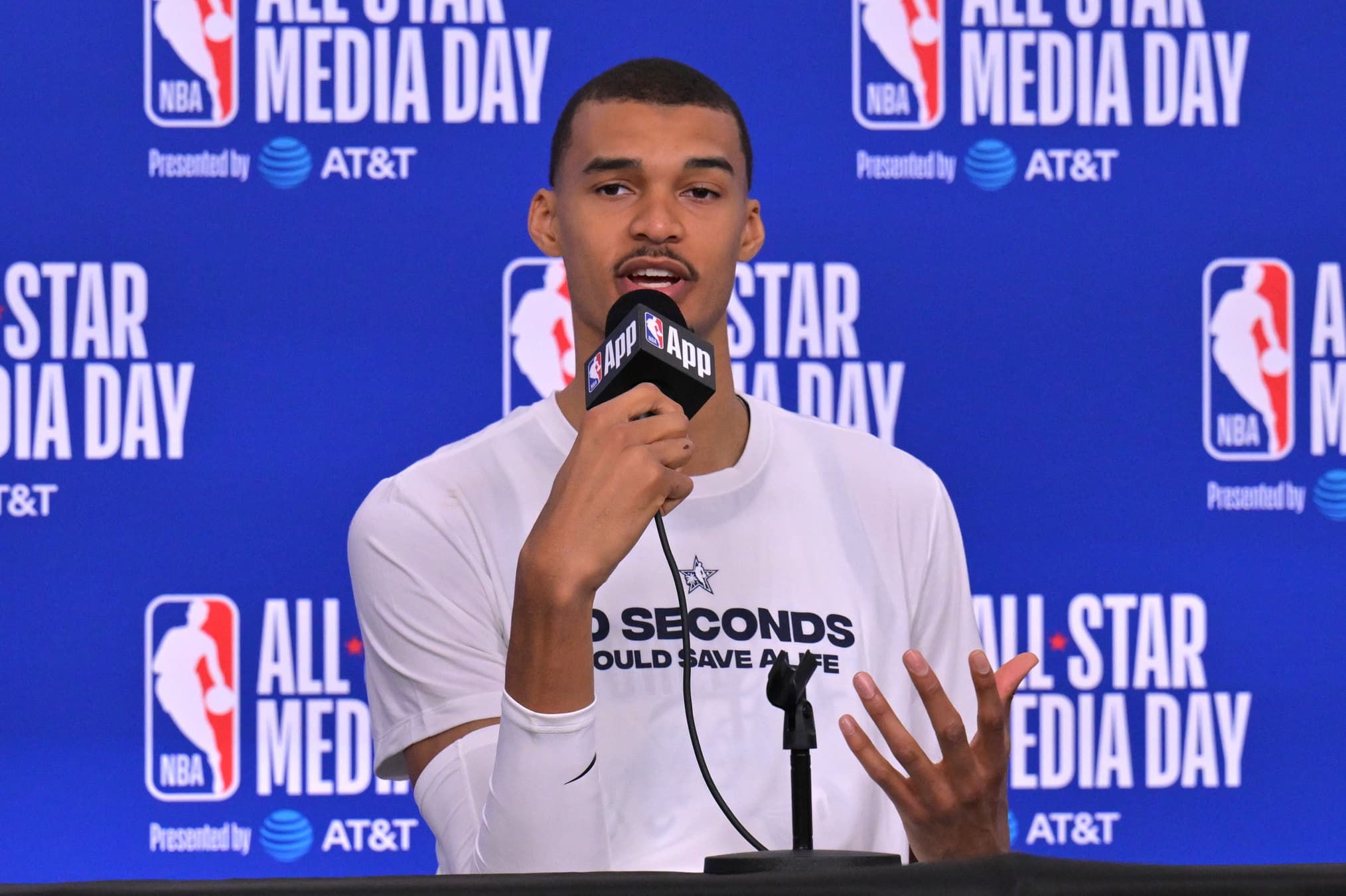 Wembanyama and Curry headline 2025-2026 NBA All-Interview Team as PBWA honors media-friendly stars
