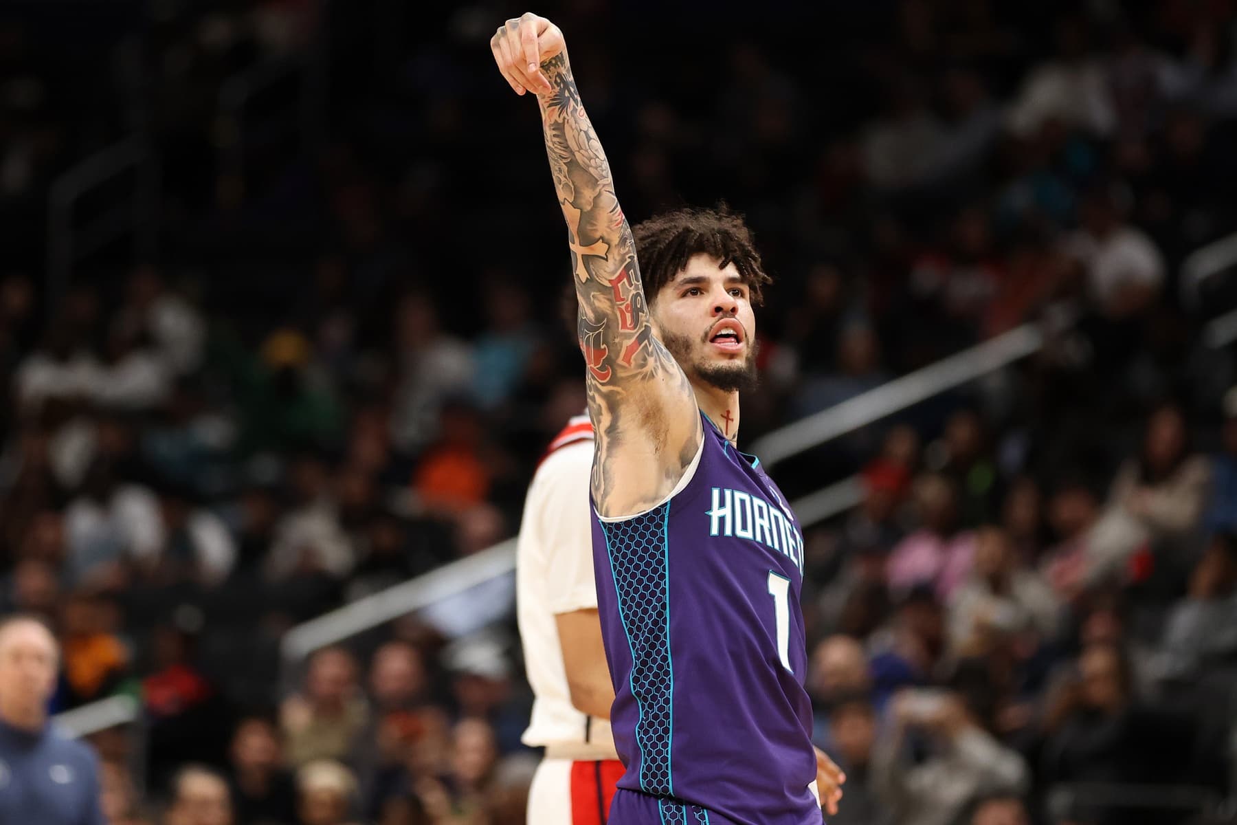 LaMelo Ball ties Hornets record with 10 tripples against Washington