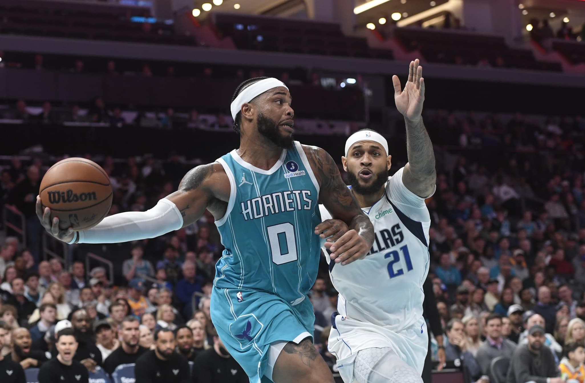 Hornets Dominate Mavericks 117-90 to Reach .500 Mark with Fifth Straight Victory