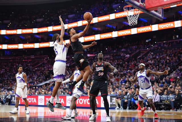Quentin Grimes’ clutch free throws lift 76ers past Jazz 106-102, extending Utah’s losing streak to seven games
