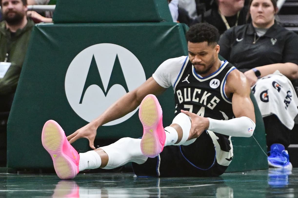 Giannis Antetokounmpo dominates before checking out with injured knee against Indiana