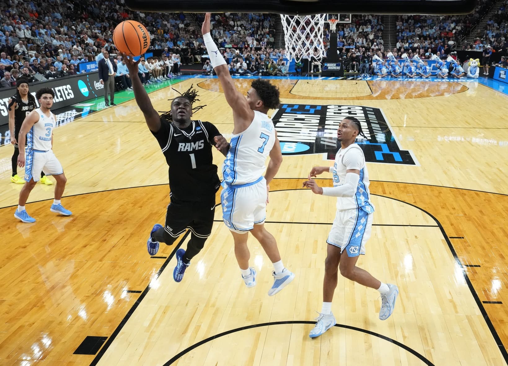 March Madness Day 1 Delivers Epic Upsets and Thrilling Comebacks in NCAA Tournament First Round
