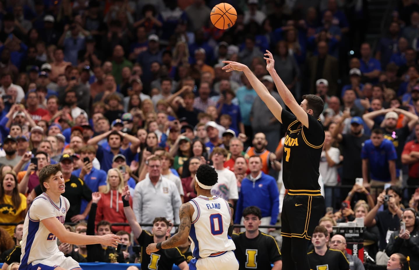Iowa stuns defending champion Florida with Folgueiras’ clutch 3-pointer in NCAA tournament upset