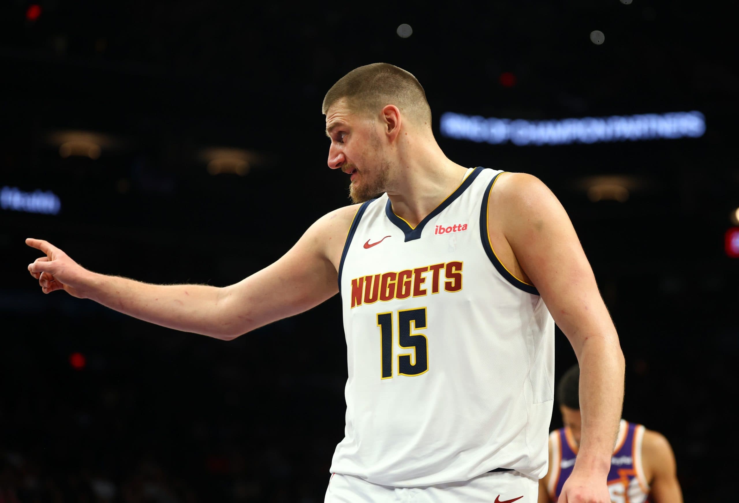 Nikola Jokic delivers 17 assists and turn out the light vs the Suns