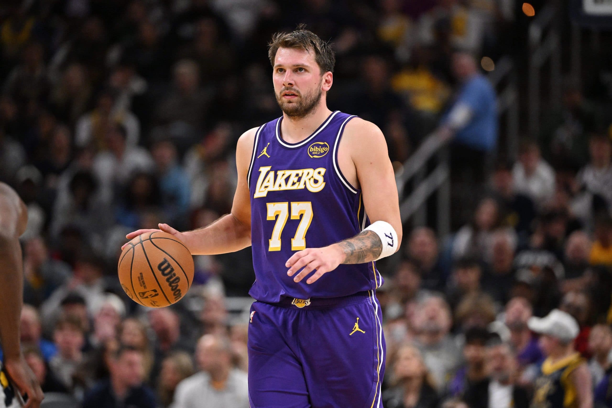 Luka Dončić equals Michael Jordan record and helps Lakers extend their winning streak