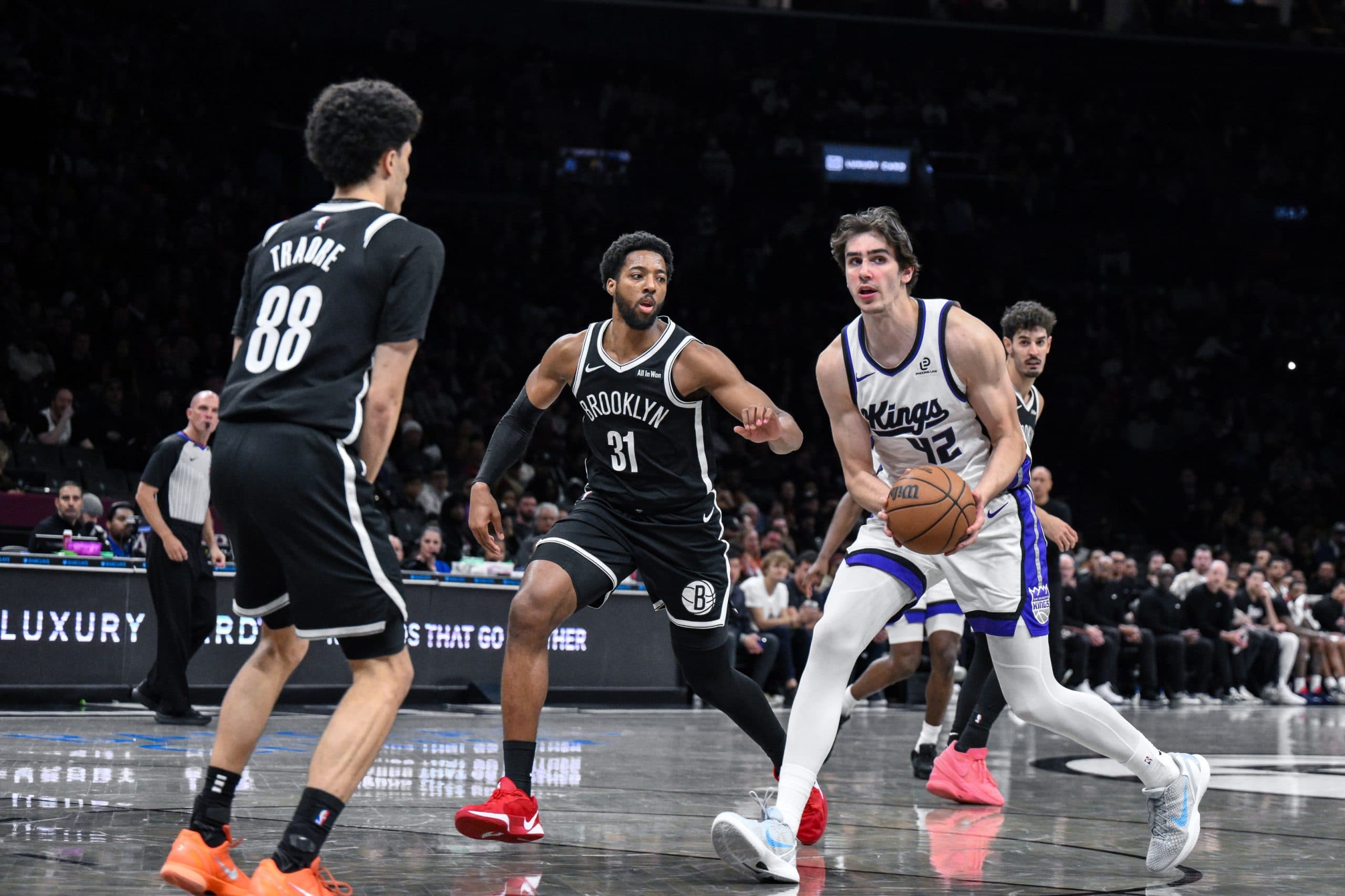 Maxime Raynaud named Western Conference Rookie of the Month for March