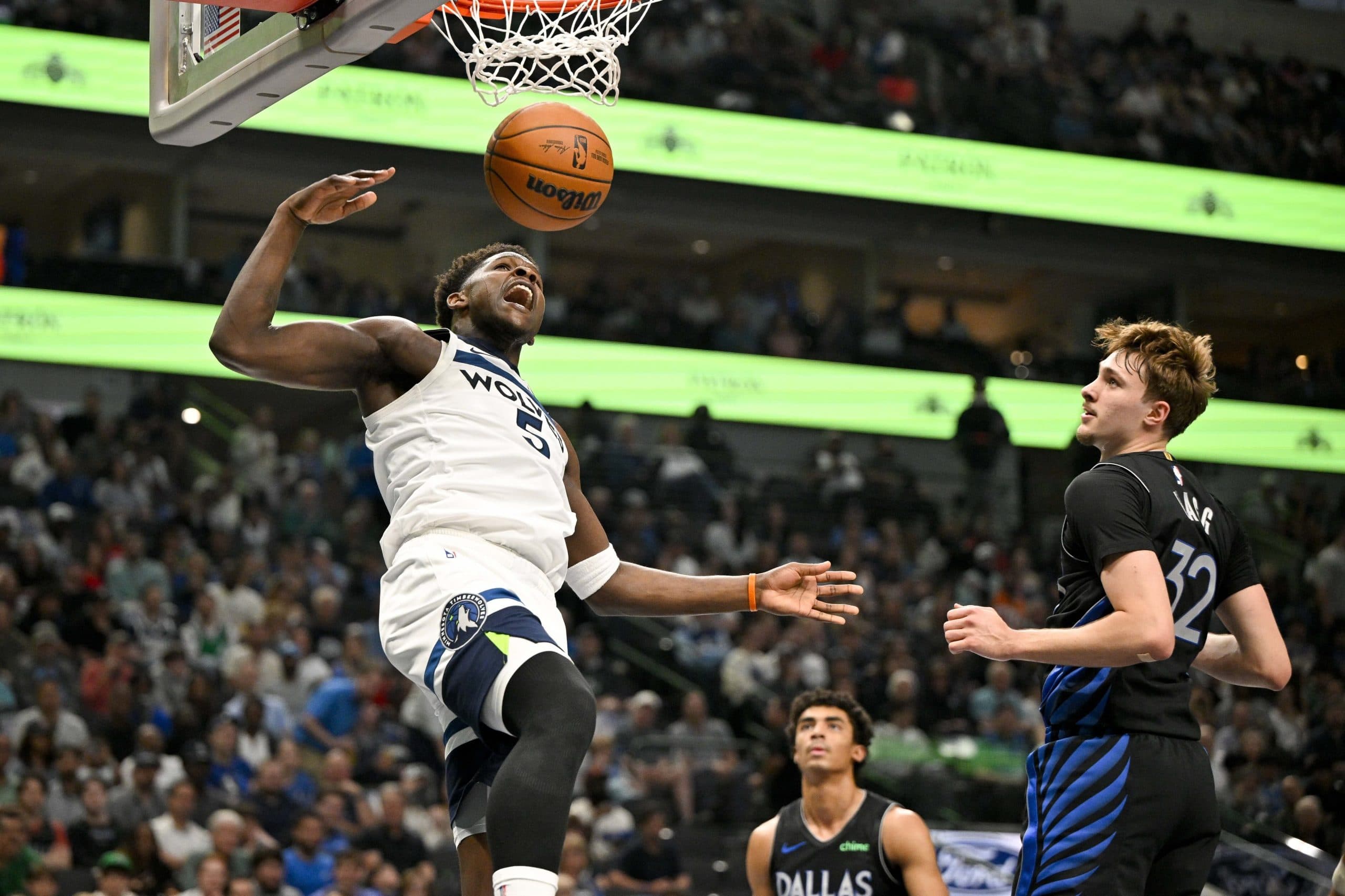 Randle, Edwards and Gobert lead Wolves to dominant victory over Mavericks