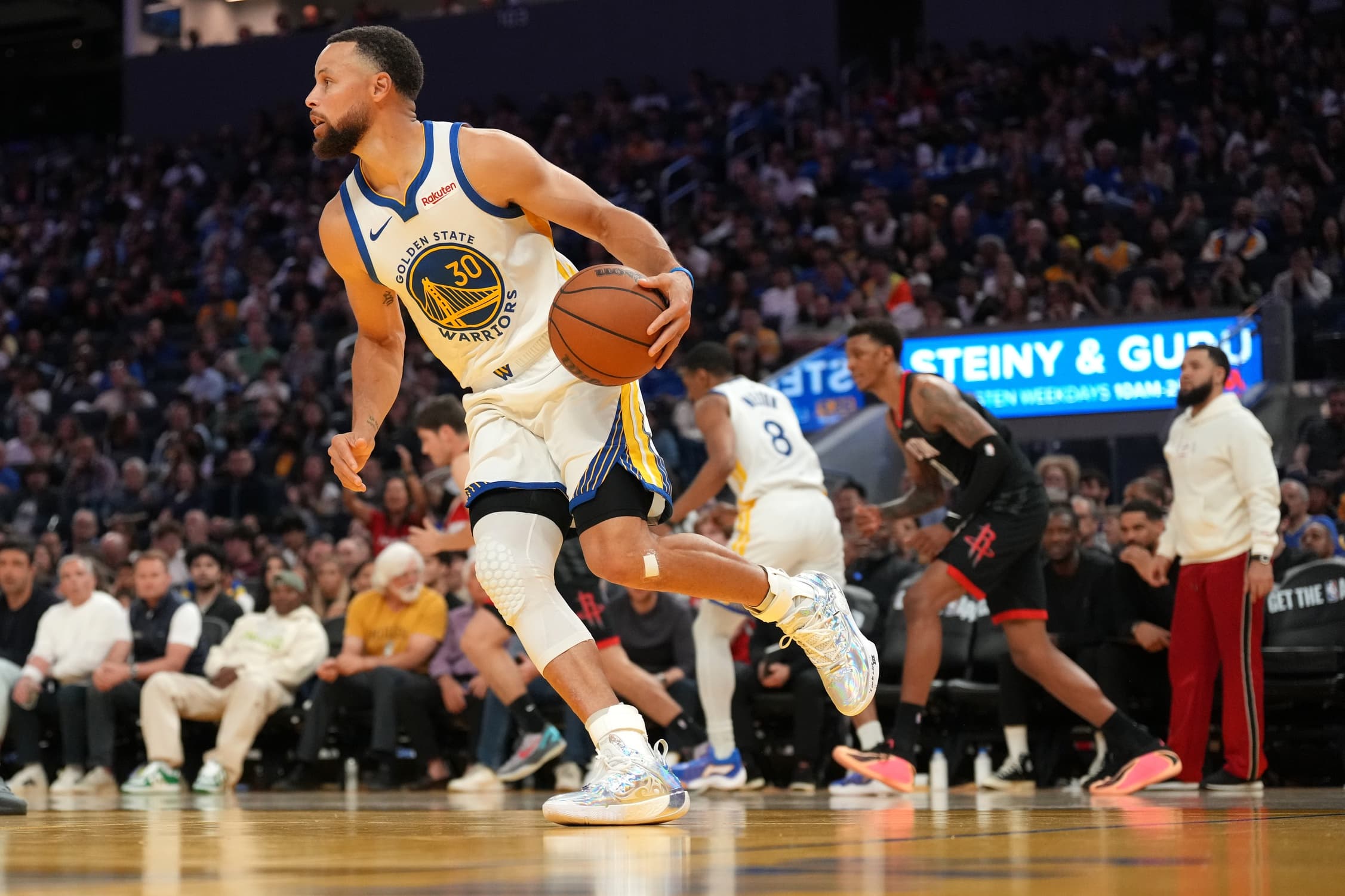 Stephen Curry Tops NBA Jersey Sales, Victor Wembanyama in the Top 5