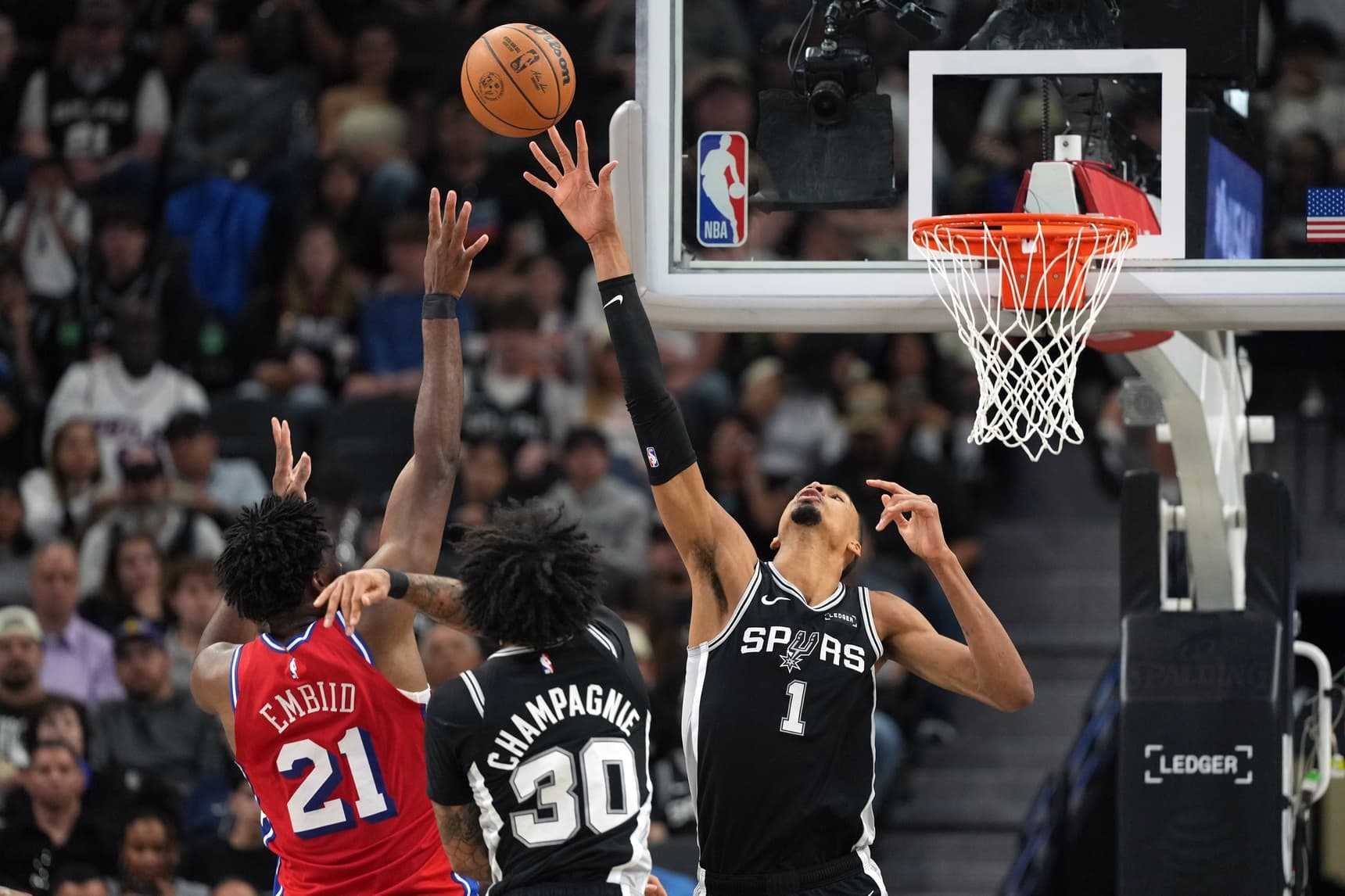 Victor Wembanyama avoids major injury after rib contusion, doubtful for Trail Blazers game