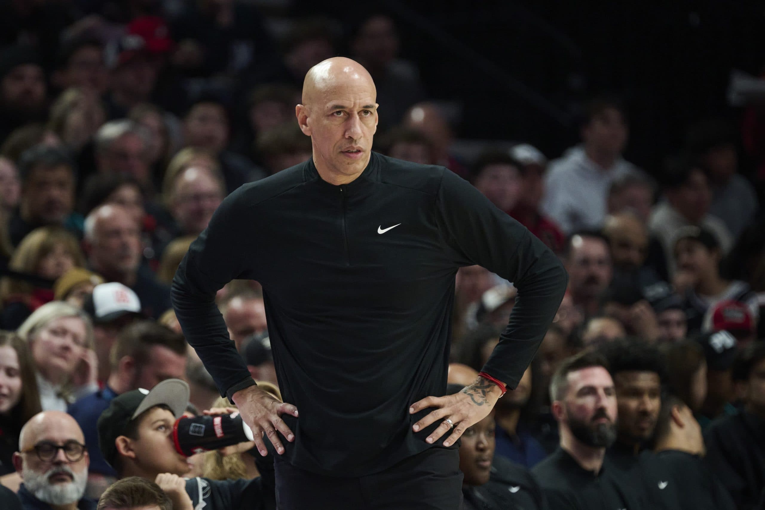 Doug Christie stays: Sacramento keeps coach despite a disastrous season