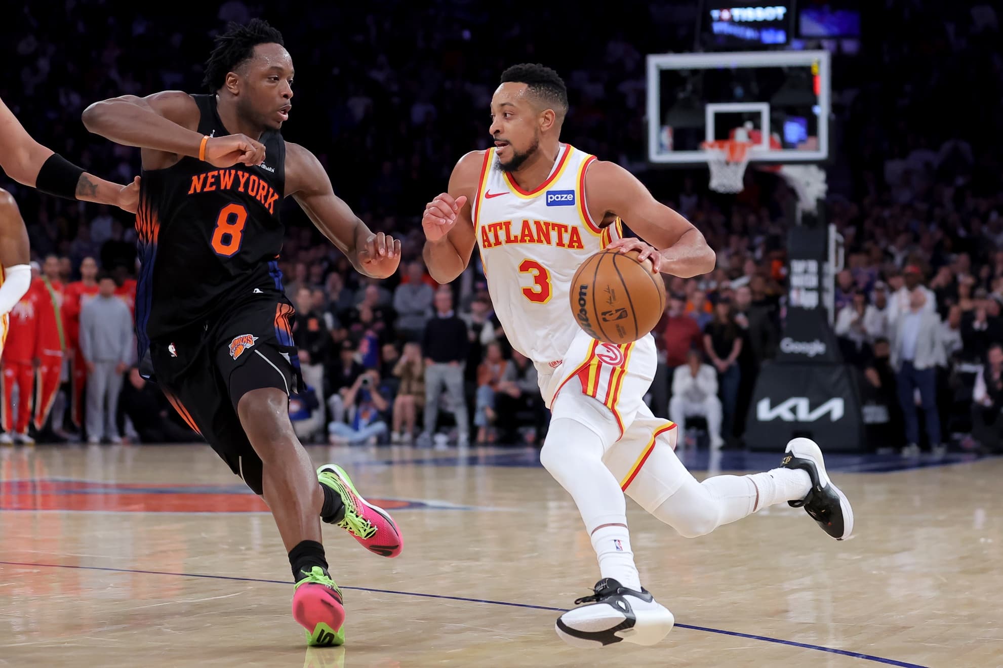 CJ McCollum leads Hawks’ stunning comeback victory over Knicks to even playoff series