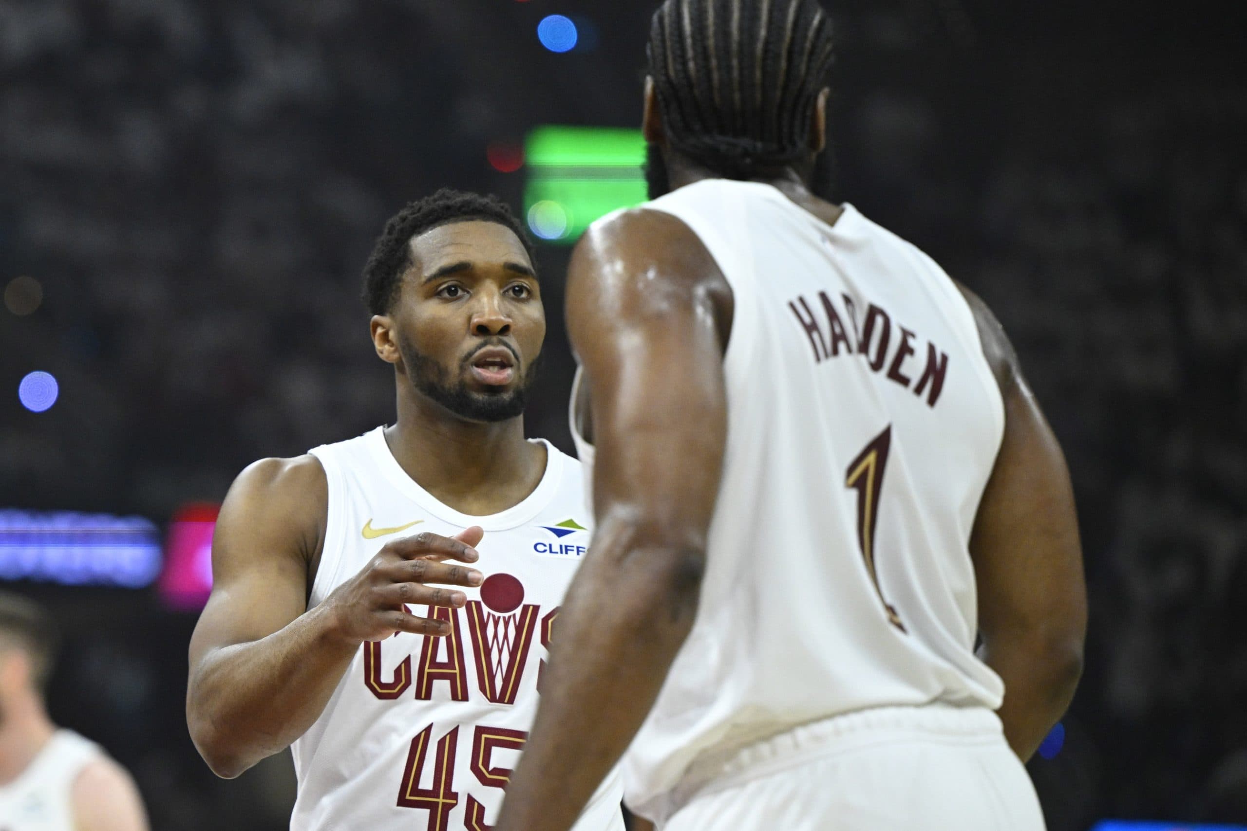 Swept by the Knicks, Donovan Mitchell and James Harden refuse to give up on the Cavs' project.
