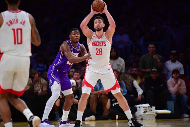 NBA Playoffs: Rockets Force Game 6 with 99-93 Victory Over Lakers, Avoiding Playoff Elimination