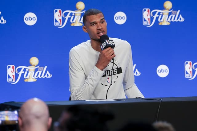 Victor Wembanyama Reacts to Donald Trump’s Presence at the NBA Finals: « I’m Good at Isolating Myself »