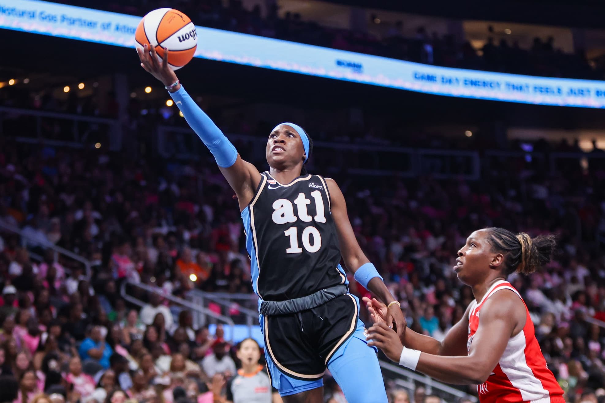 Rhyne Howard reached 100 threes faster than Diana Taurasi ever did