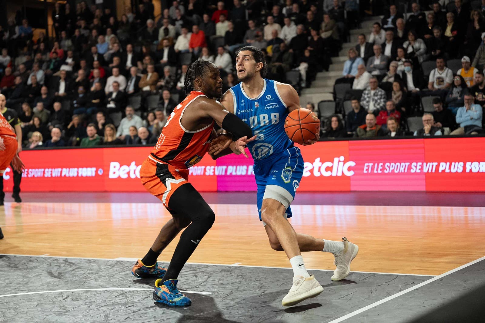 William Pfister signs three-year deal with SIG Strasbourg: homecoming for the defensive warrior