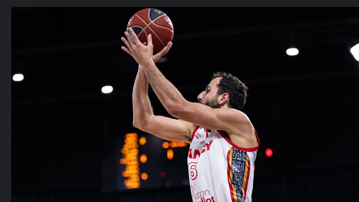 Antony Labanca (Nancy) shooting against Bourg-en-Bresse