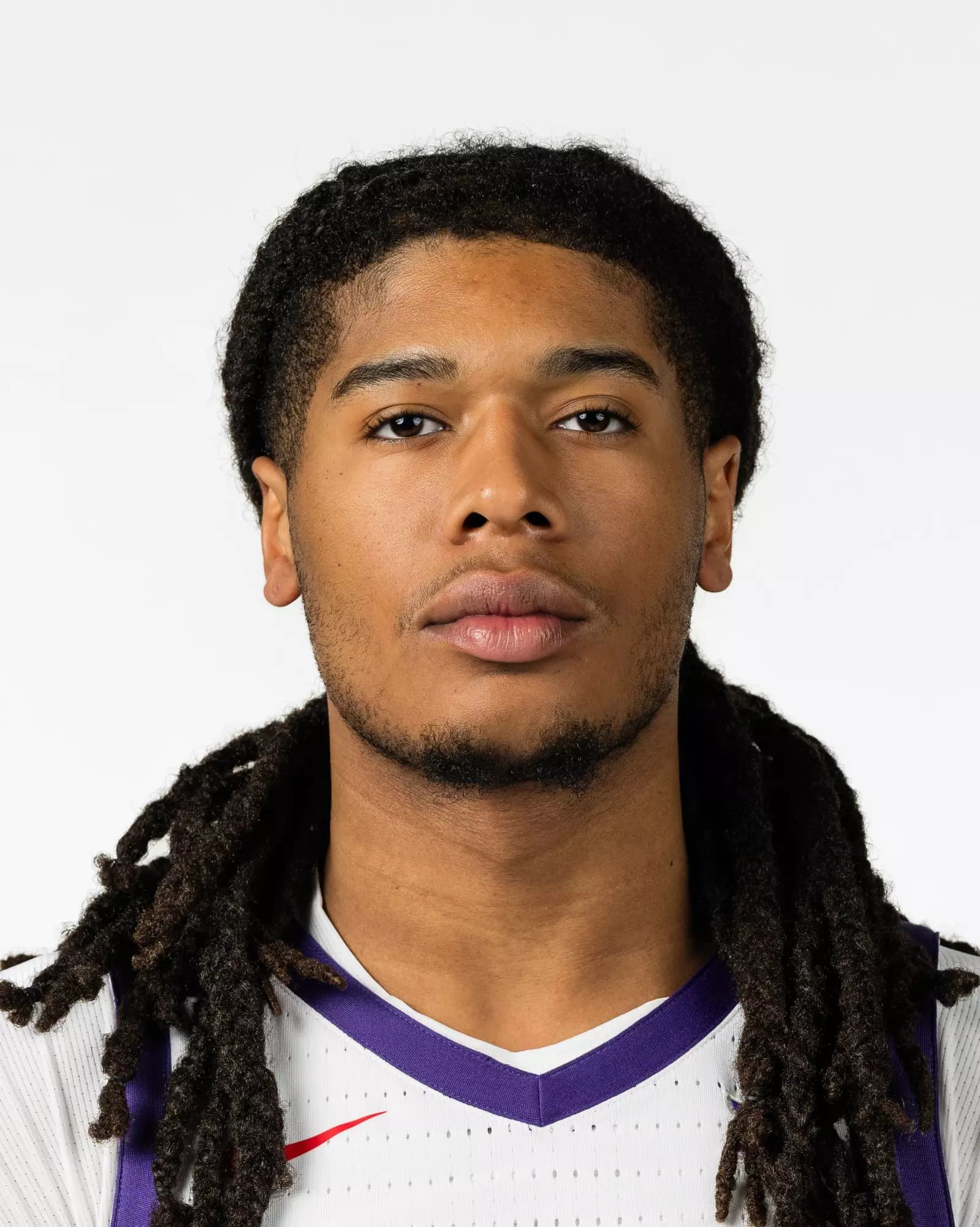 ashton_simmons_2025-2026_16-9.webp