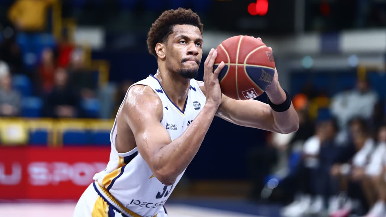 Axel Toupane au lancer-franc contre Le Mans Axel Toupane au lancer-franc contre Le Mans