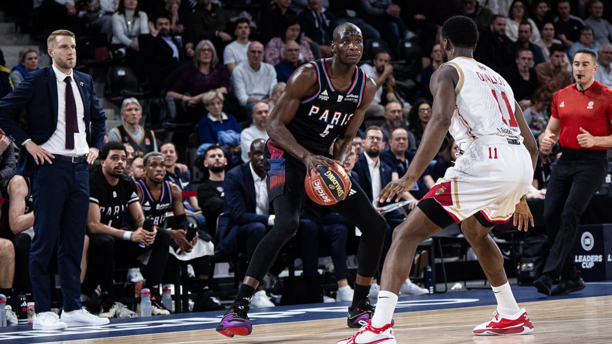 Bandja Sy (Paris Basketball) against Saint-Quentin Bandja Sy (Paris Basketball) against Saint-Quentin