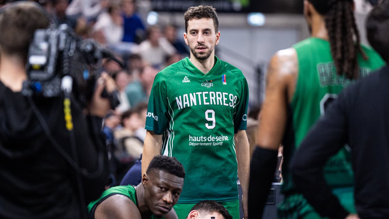 Bastien Pinault (Nanterre) warming up against ASVEL Bastien Pinault (Nanterre) warming up against ASVEL