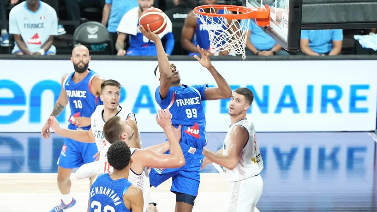 Bilal Coulibaly (France) getting an offensive rebound against Serbia Bilal Coulibaly (France) against Serbia