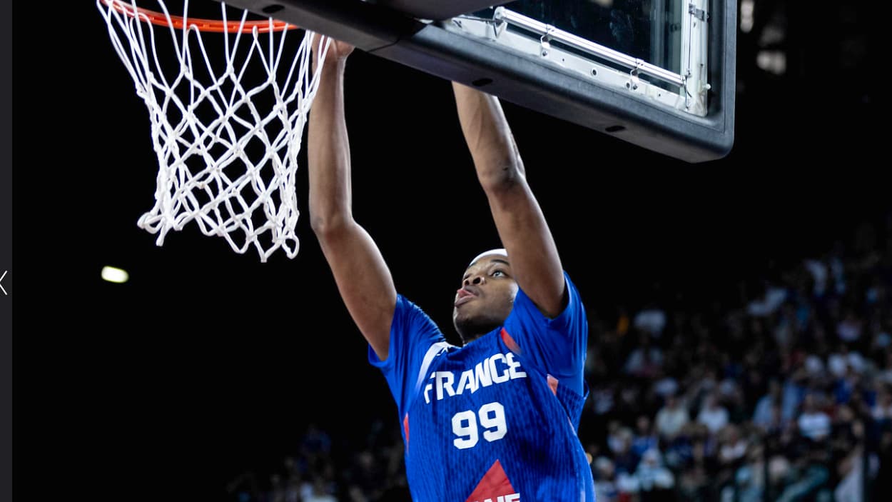 Bilal Coulibaly (France) dunking Bilal Coulibaly (France) dunking