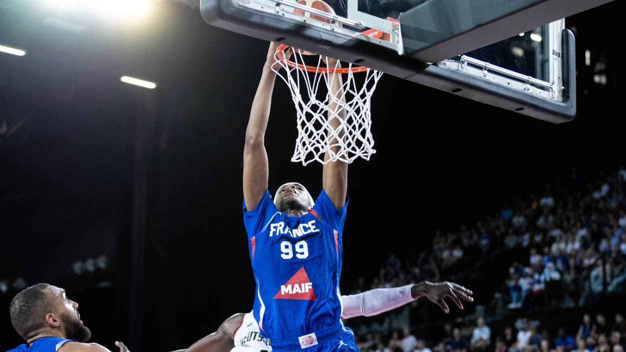 Bilal Coulibaly (France) going up for a dunk Bilal Coulibaly (France) going up for a dunk