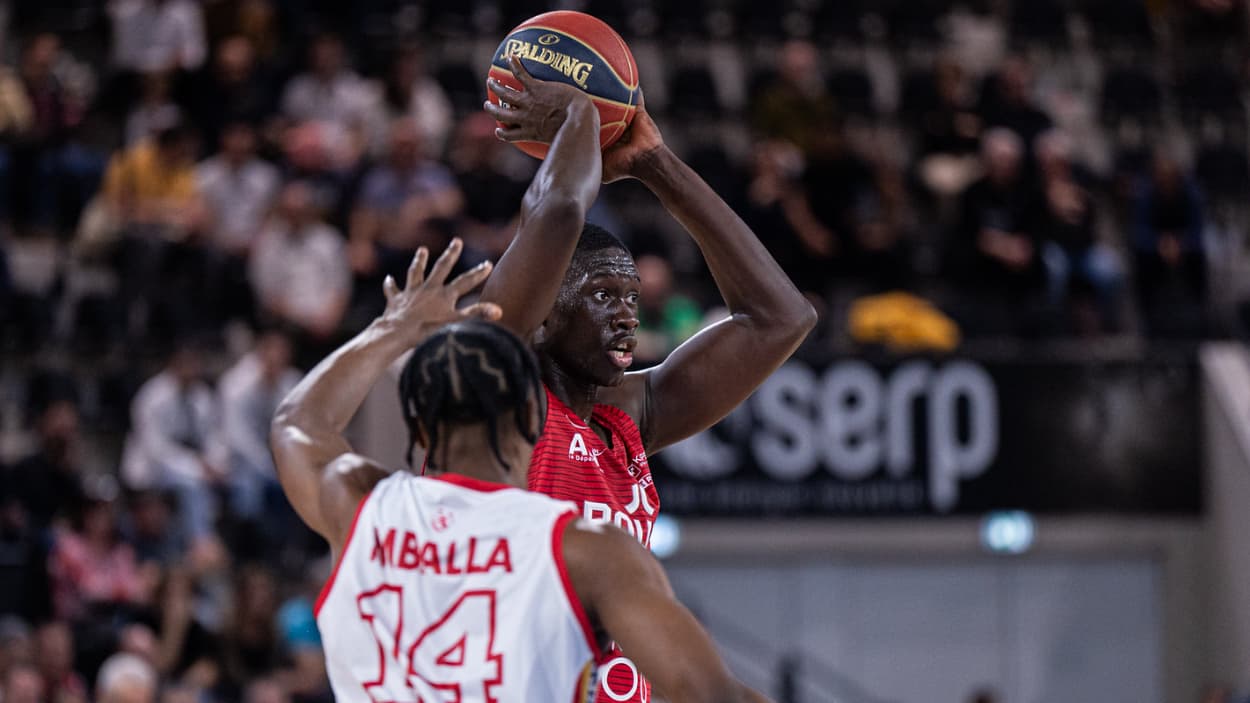 Bodian Massa (Bourg-en-Bresse) passing against Nancy Bodian Massa (Bourg-en-Bresse) passing against Nancy