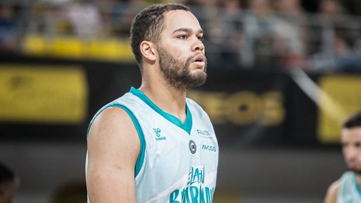 Christopher Ledlum with Pau-Lacq-Orthez (2024/2025) Christopher Ledlum with Pau-Lacq-Orthez (2024/2025)