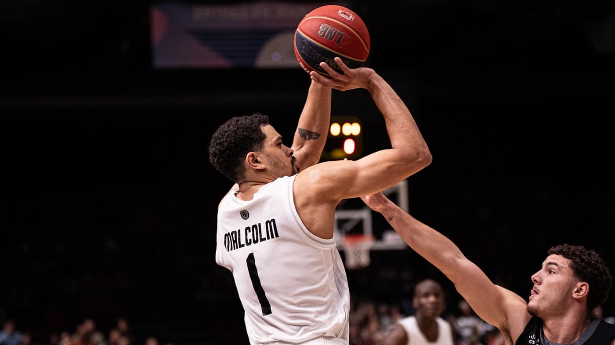 Collin Malcolm (Paris Basketball) shooting against ASVEL Collin Malcolm (Paris Basketball) shooting against ASVEL