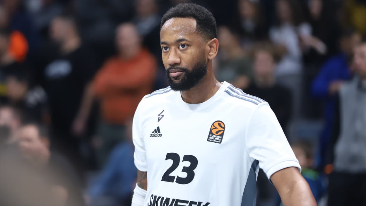 David Lighty with ASVEL in Euroleague David Lighty with ASVEL in Euroleague