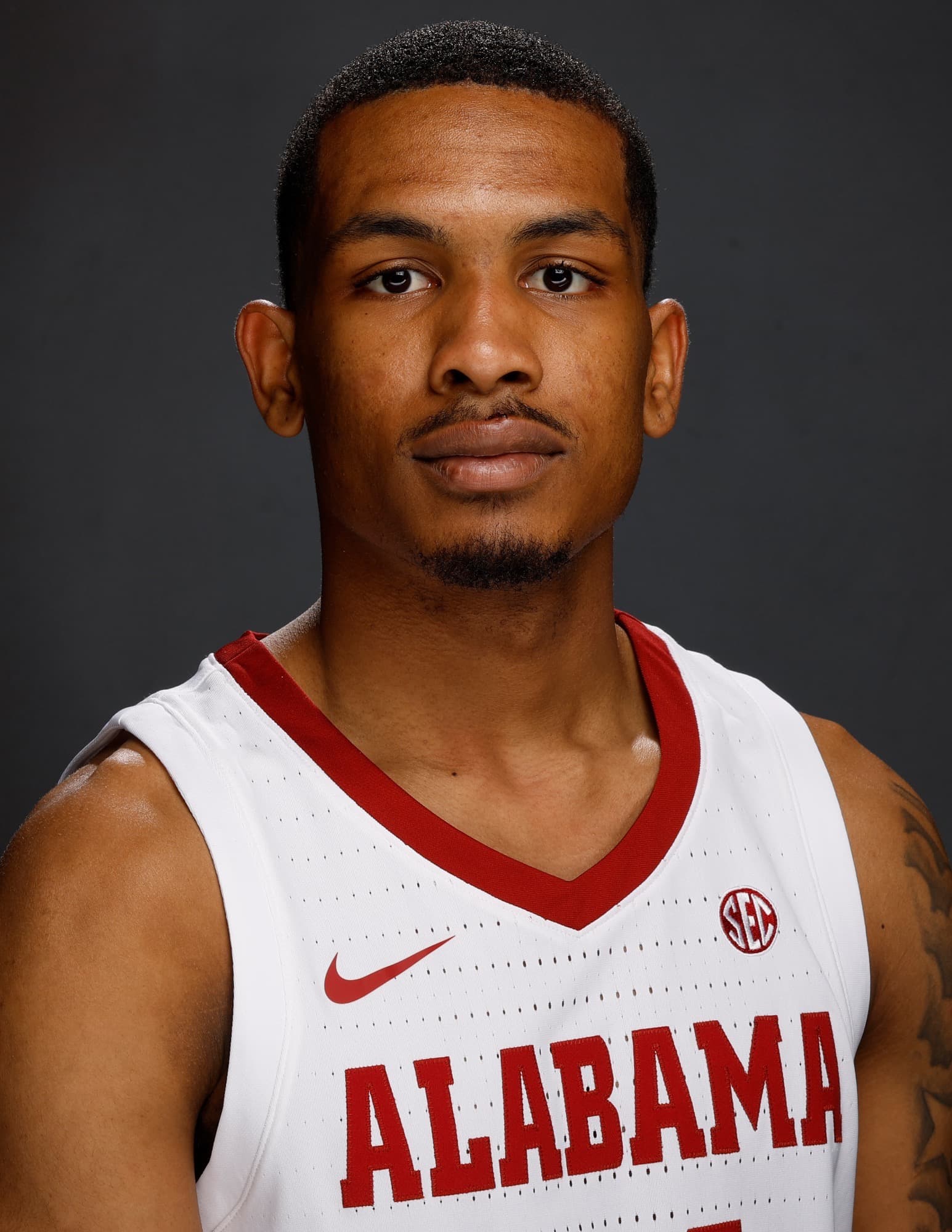 davion_hannah_2025-2026_16-9.jpg
