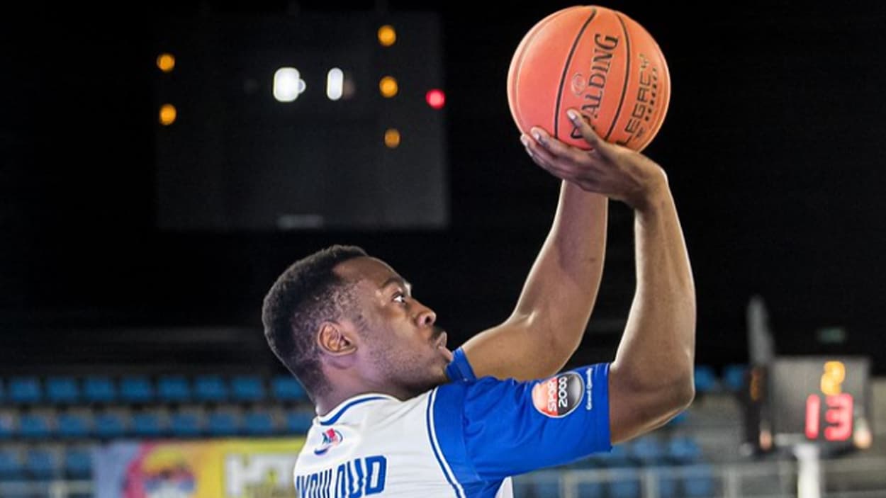 Eddy Kayouloud with Rouen Eddy Kayouloud with Rouen