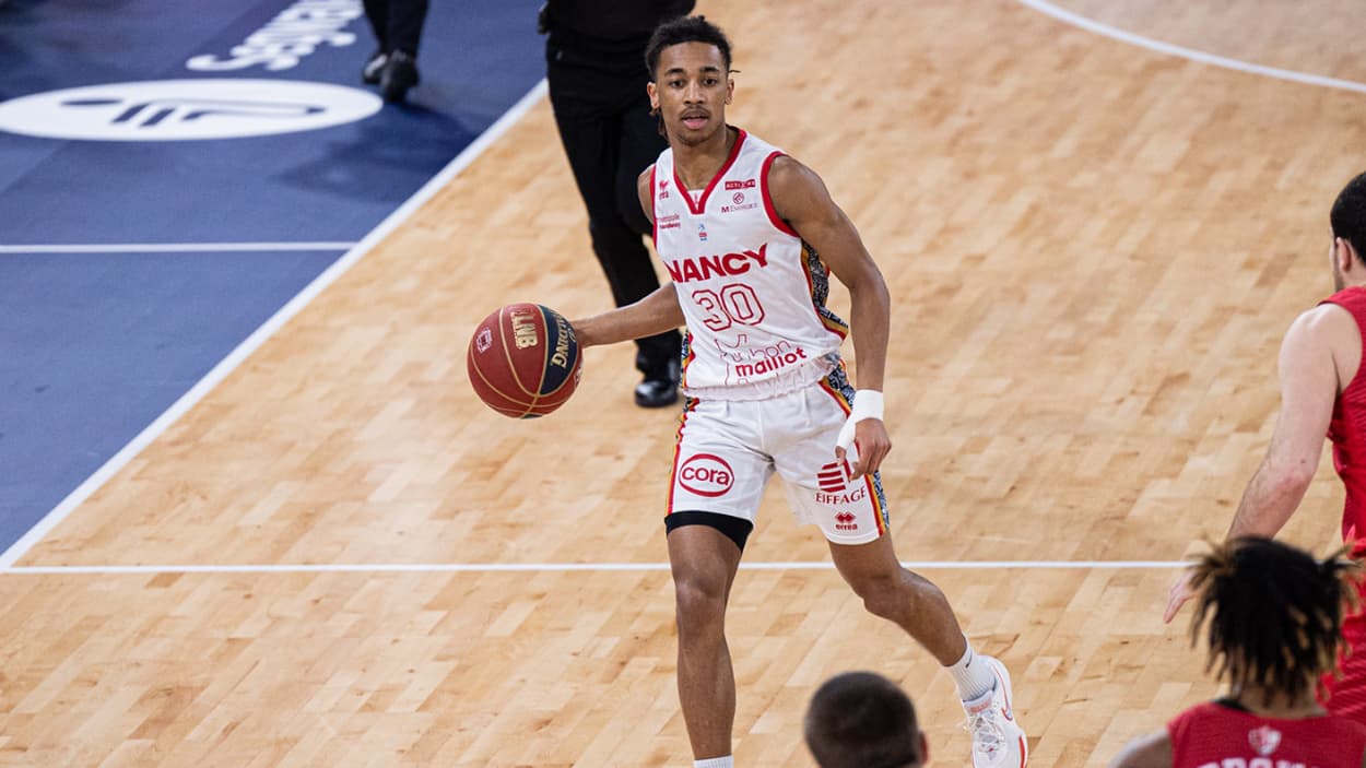 Guillaume Grotzinger (Nancy) dribbling against Bourg-en-Bresse Guillaume Grotzinger (Nancy) dribbling against Bourg-en-Bresse