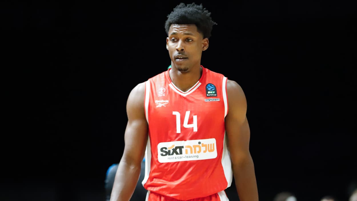 Jaylen Hoard (Hapoel Tel-Aviv) against Paris Basketball in EuroCup Jaylen Hoard (Hapoel Tel-Aviv) against Paris Basketball in EuroCup