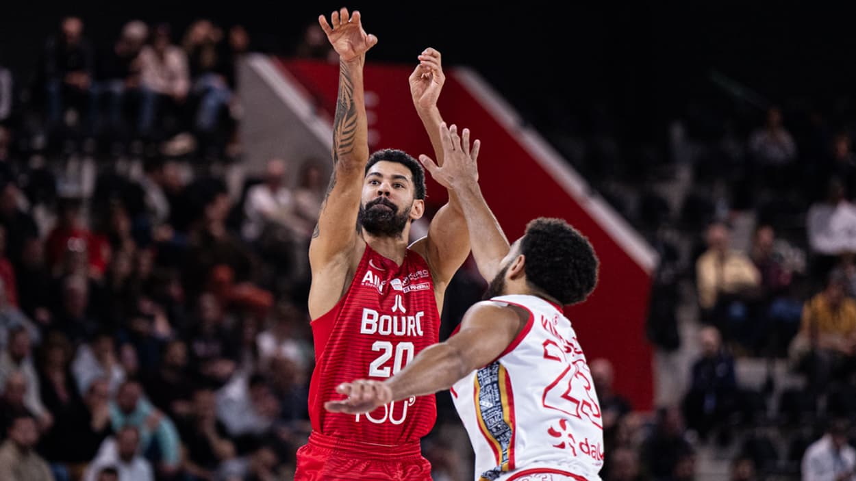 Jeremy Morgan (Bourg-en-Bresse) shooting against Nancy Jeremy Morgan (Bourg-en-Bresse) shooting against Nancy