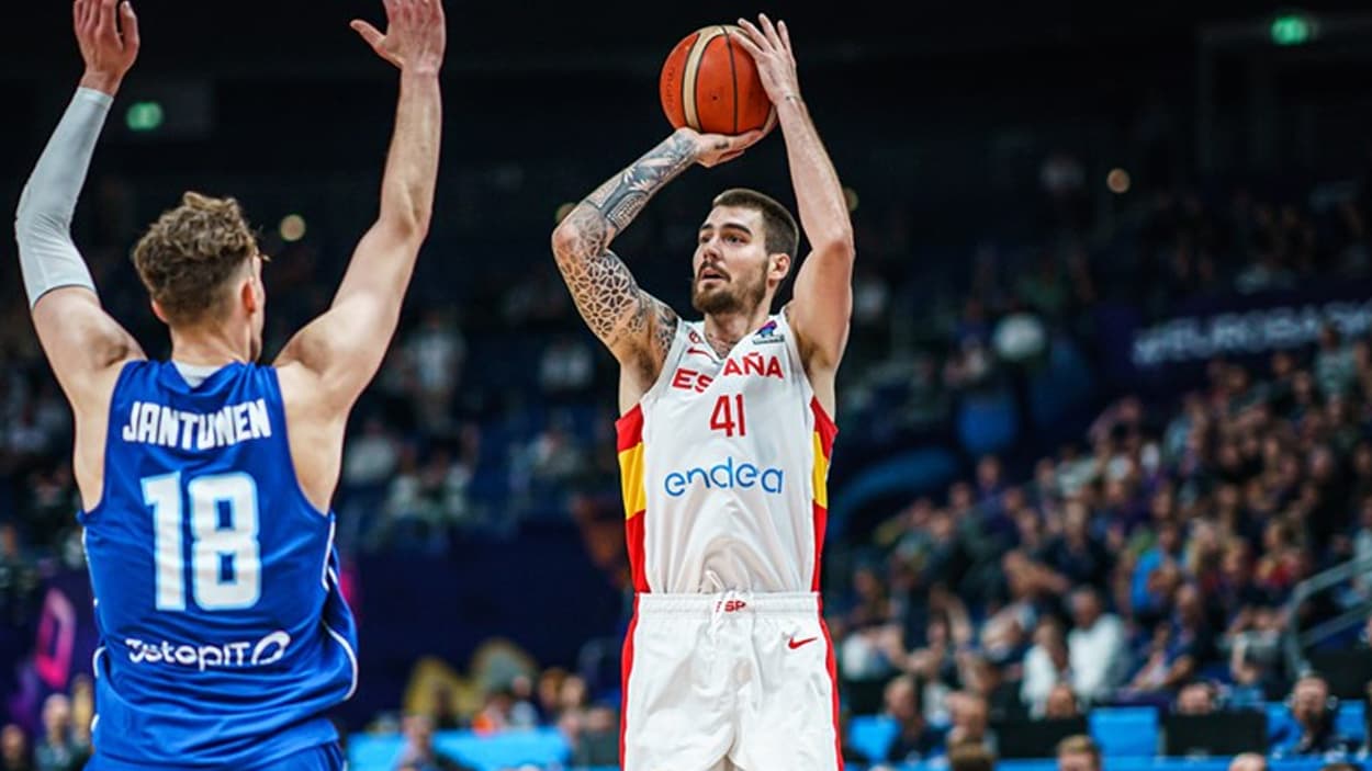 Juancho Hernangomez shooting a three-pointer with Spain in 2022 Juancho Hernangomez shooting a three-pointer with Spain in 2022