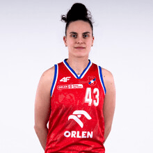 julia_niemojewska_2025-2026_16-9.png