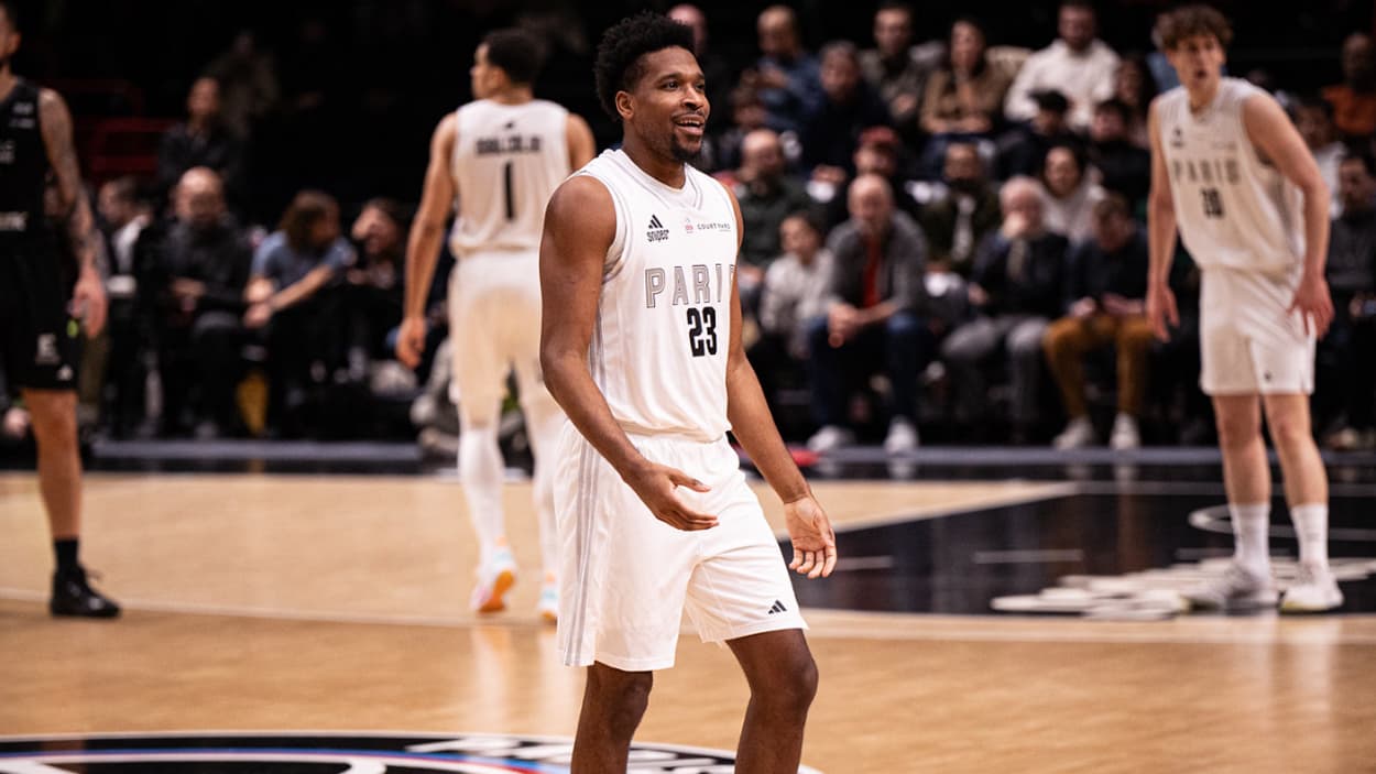 Justin Simon (Paris Basketball) against ASVEL Justin Simon (Paris Basketball) against ASVEL