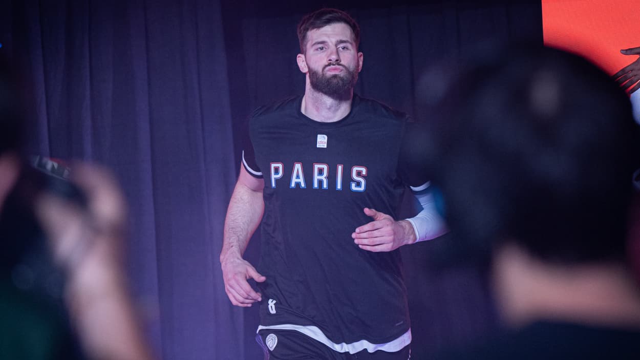 Leon Kratzer (Paris Basketball) during team introductions Leon Kratzer (Paris Basketball) during team introductions