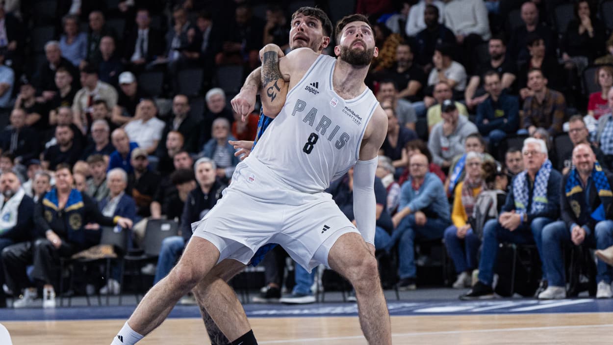 Leon Kratzer (Paris Basketball) getting the rebound Leon Kratzer (Paris Basketball) getting the rebound