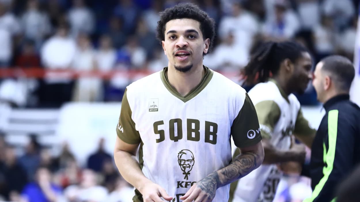 Lucas Boucaud (Saint-Quentin) warming up against Le Portel Lucas Boucaud (Saint-Quentin) warming up against Le Portel