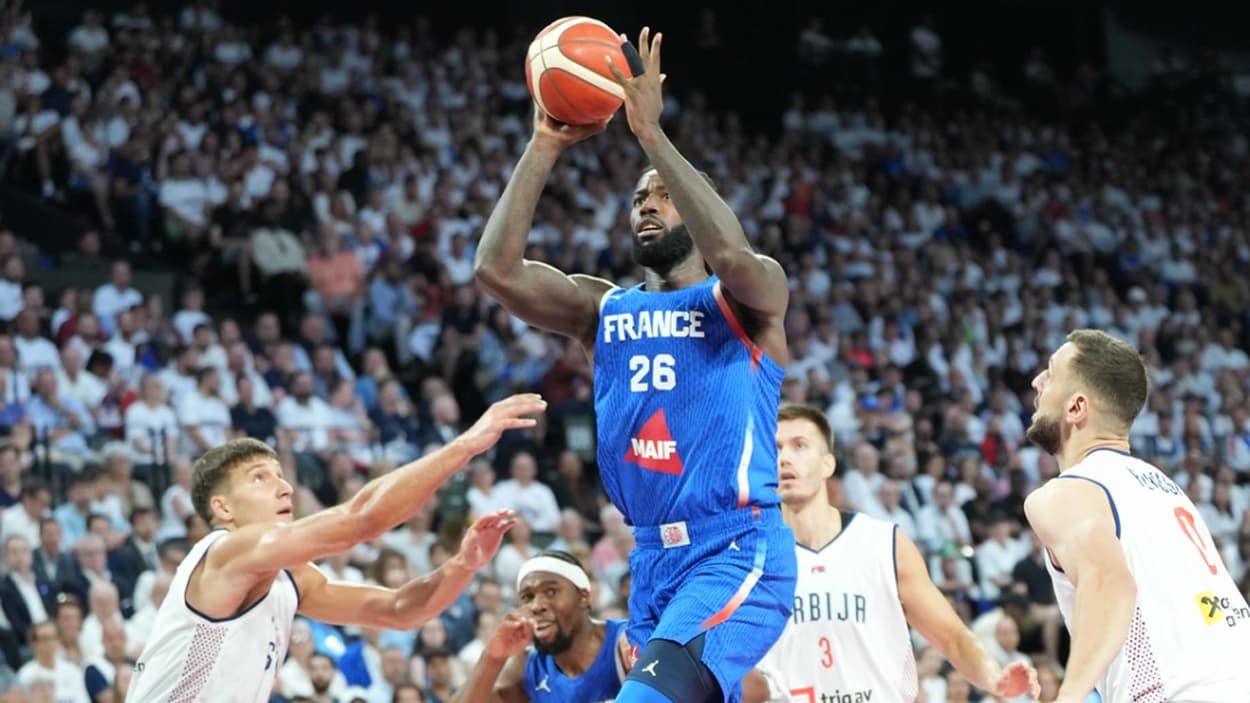 Mathias Lessort (France) shooting against Serbia Mathias Lessort (France) shooting against Serbia