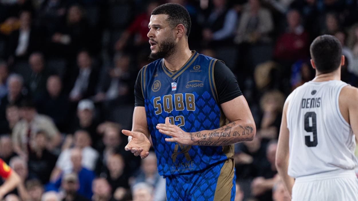 Mathis Dossou-Yovo (Saint-Quentin) against Paris Basketball Mathis Dossou-Yovo (Saint-Quentin) against Paris Basketball