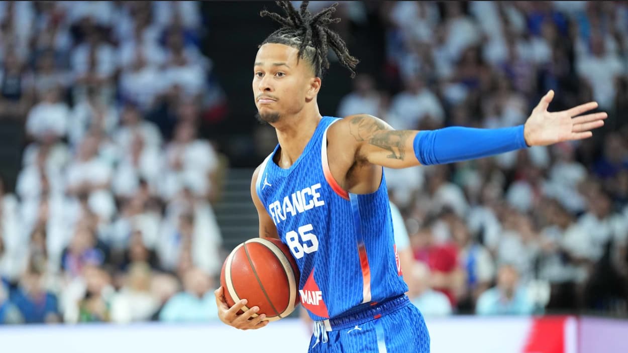 Matthew Strazel (France) against Serbia Matthew Strazel (France) against Serbia