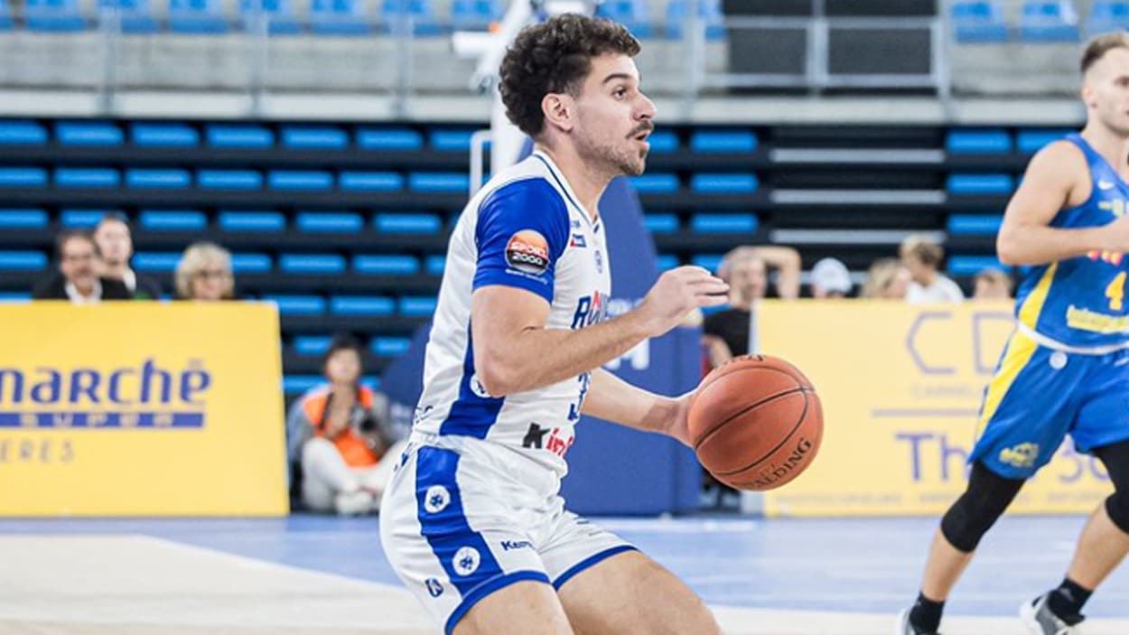 Ofek Malka with Rouen Ofek Malka with Rouen