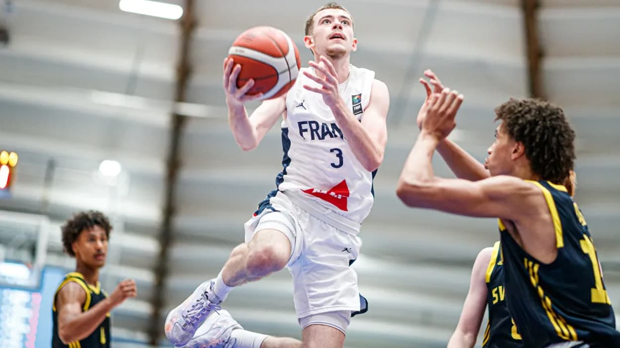 Robin Pluvy with the French U18 national team Robin Pluvy with the French U18 national team